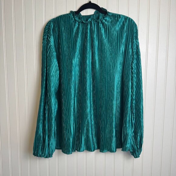 Green Silky Mock Neck Long Sleeve Lightweight Top C6 - Picture 1 of 4